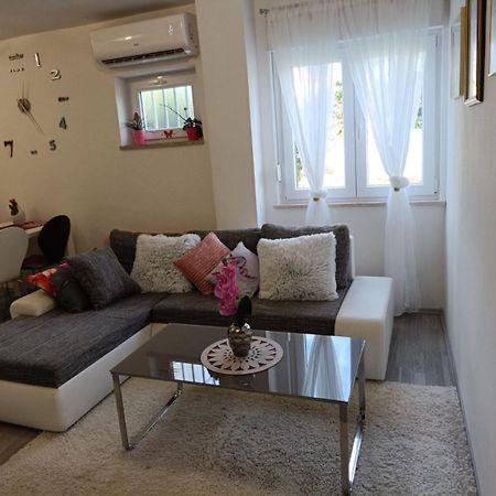 Apartments Mary & Free Parking روفينج الغرفة الصورة