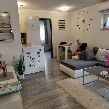 Apartments Mary & Free Parking روفينج الغرفة الصورة
