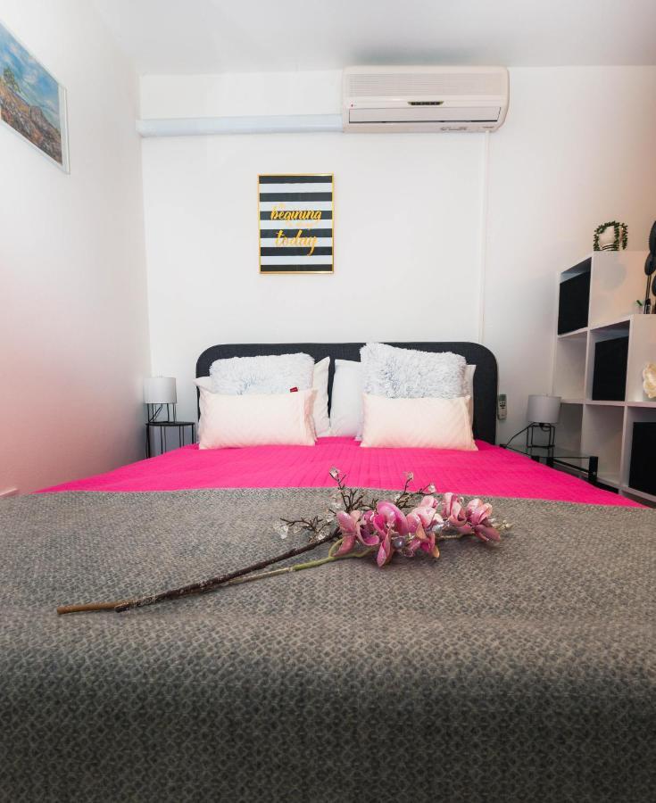 Apartments Mary & Free Parking روفينج المظهر الخارجي الصورة