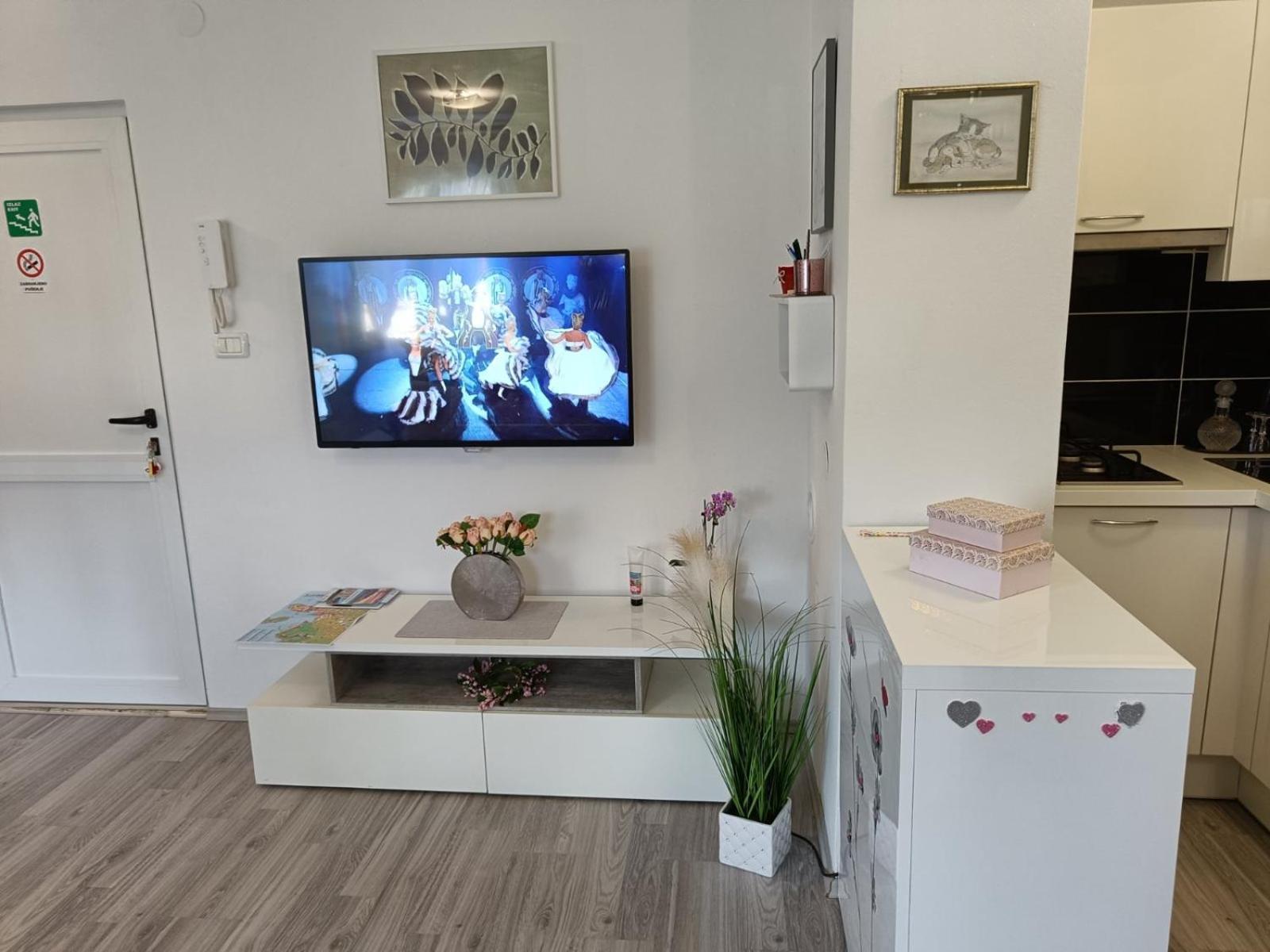 Apartments Mary & Free Parking روفينج الغرفة الصورة
